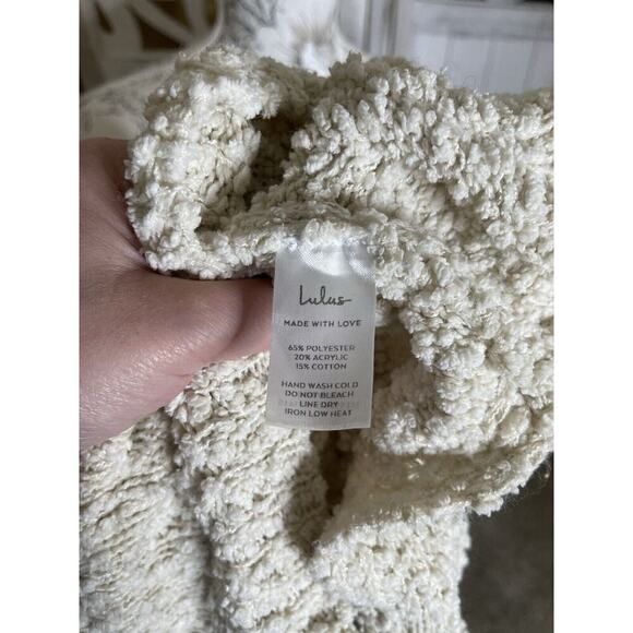 Lulu's Women's Cream Cropped Cross Back Sweater Top Size Small - Picture 3 of 7